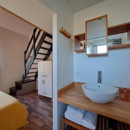 Maison Traditionnelle Et Moderne Avec Vue Tréffiagat